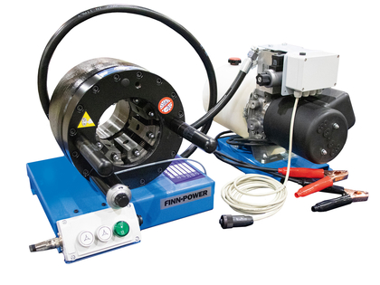 Finn-Power 12 Volt Servicepresse, 137t, Pressbereich 6,8-61mm, Presskopf/Hydraulikaggregat getrennt